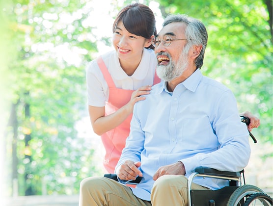 介護士と入居者